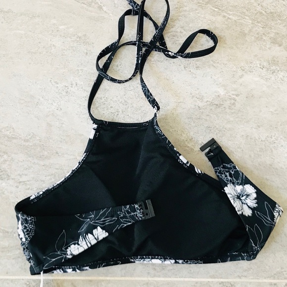 Ardene swimsuit high halter neck top - Picture 2 of 3